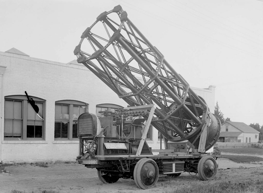 <b>6. Il telescopi da 60 pollici (152 cm) viene trasportato a Mount Wilson, 1907.</b>